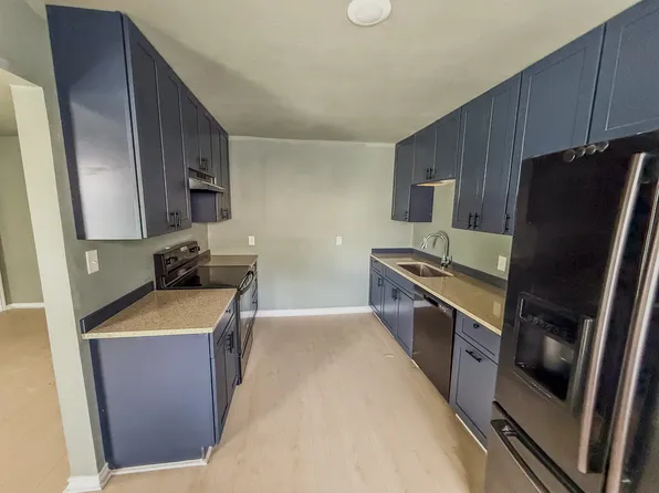 2011 Waco St, Gatesville, TX 76528