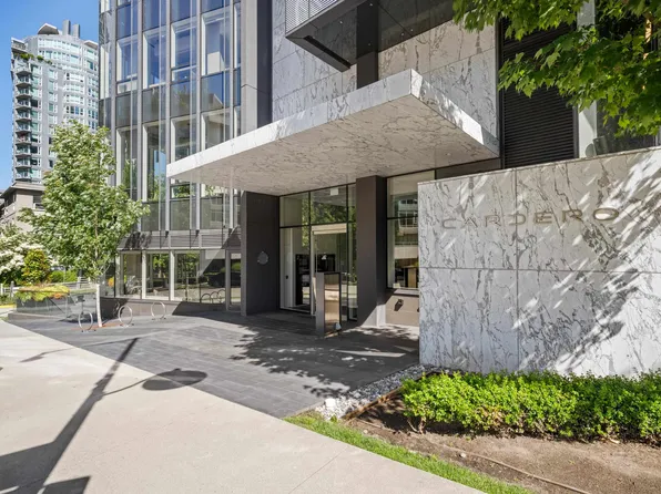 620 Cardero St #2303, Vancouver, BC V6G 0C7