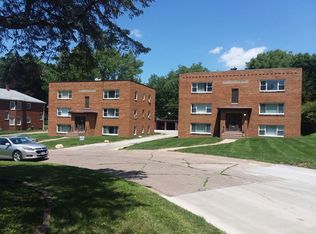 2131 21st Ave APT 6, Rock Island, IL 61201