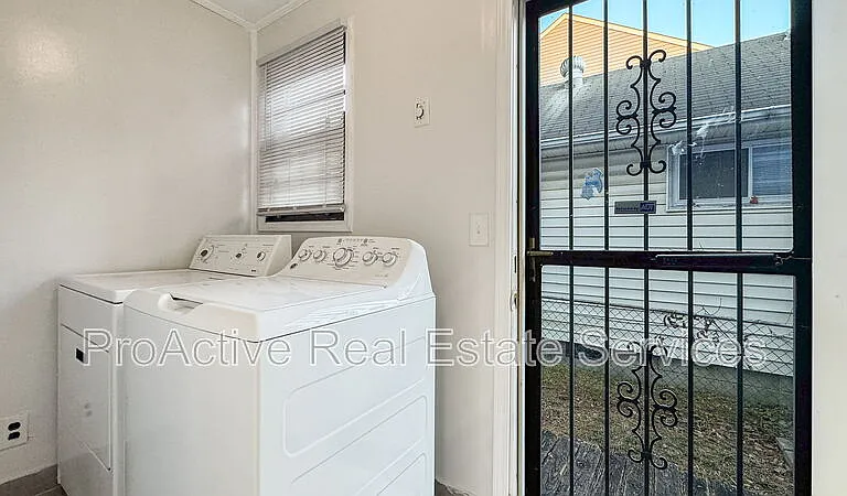 2728 E Virginia Beach Blvd — Photo 11