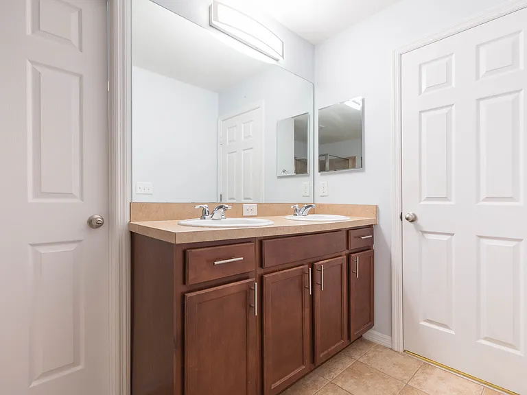 15948 Fishhawk View Dr — Photo 27