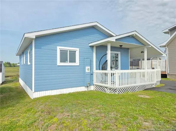 776 John Cormier, Beresford, NB E8K 1W1