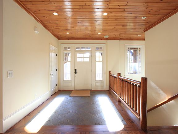 4th image of 419 Mountain Trace Dr