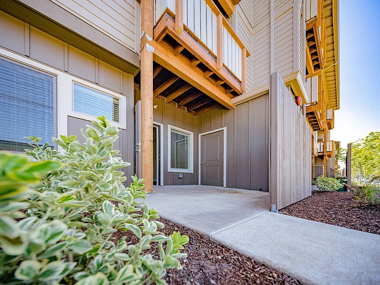 Willow Tree Place — Photo 33