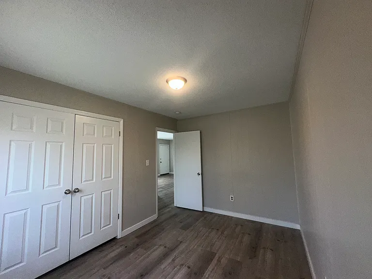 306 N Discovery St #D — Photo 10