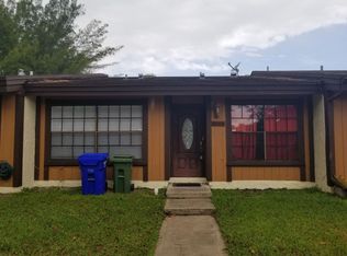10321 Oleander Ct, Pembroke Pines, FL 33026