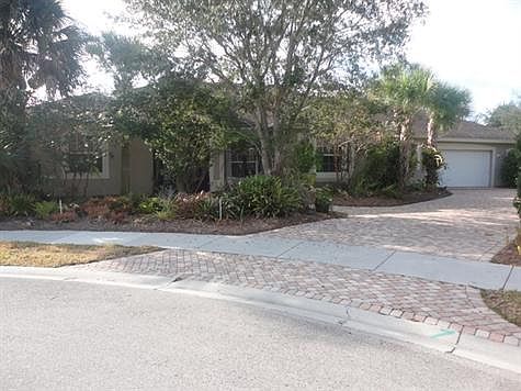 4th image of 227 Burnt Pine Dr