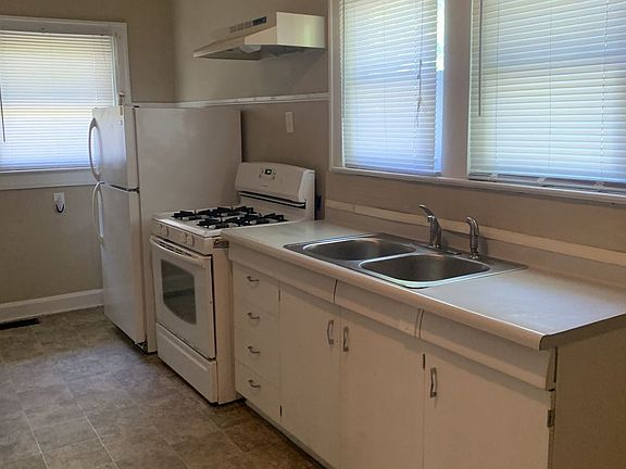 5th image of 809 N Gladstone Ave