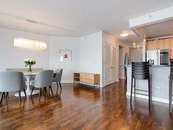4th image of 420 E Waterside Dr Unit 3214
