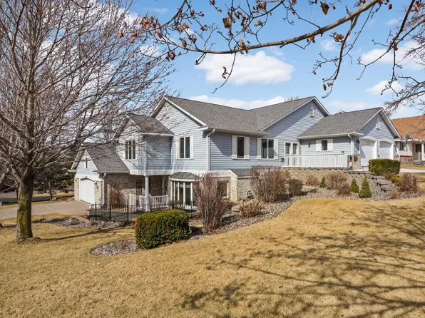 3695 Oxford Dr, Woodbury, MN 55125