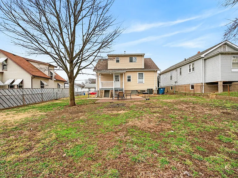 138 W Loretta Ave — Photo 44