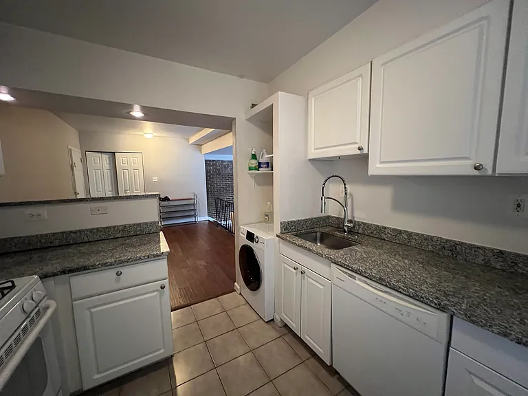 4705 Tecumseh St #102 — Photo 4