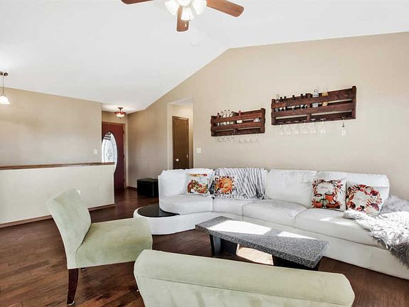 4th image of 5897 SW 47th St