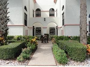 1st image of 5172 Floria Dr APT A
