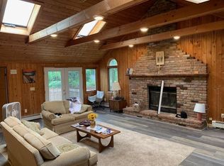 15 Raleigh Rd, Bridgeport, CT 06606