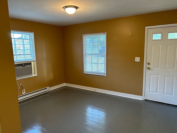 2nd image of 2635 Gaston Ave #1
