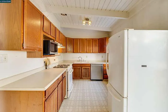 208 Los Gatos Ave — Photo 5
