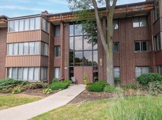 River Bluff, Menomonee Falls, WI 53051
