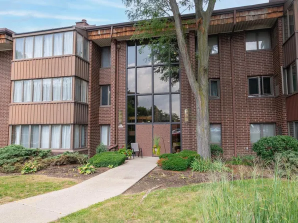N85W15700 Ridge ROAD #104, Menomonee Falls, WI 53051