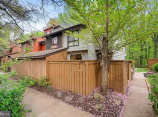 11907 Escalante Ct, Reston, VA 20191