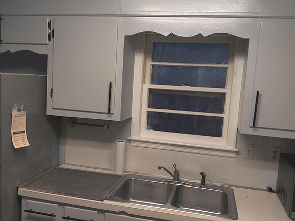 3rd image of 391 Baggett Cir