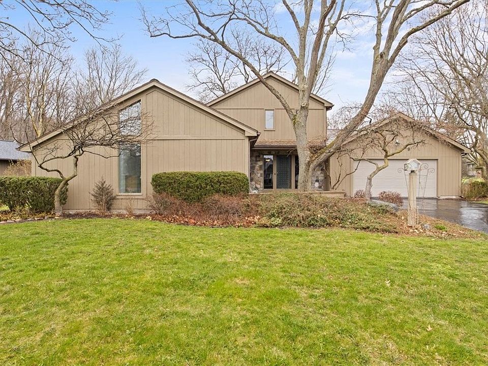 1st image of 39 Stonington Dr