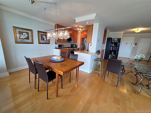 4th image of 18-05 215 Street #10 M