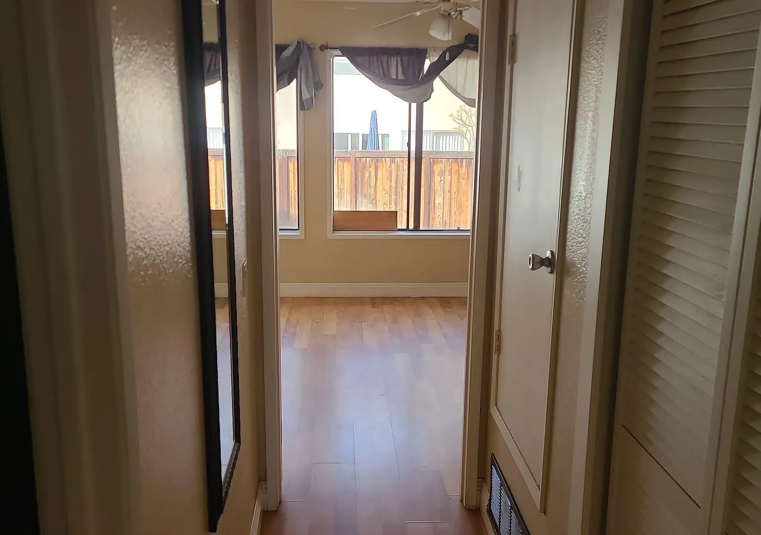 2 bed, 1.5 bath, 1190 sqft, $1,350 — Photo 4