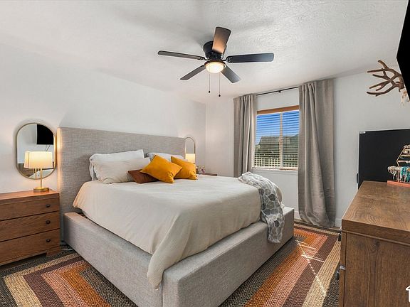 4th image of 437 Scenic Heights Rd
