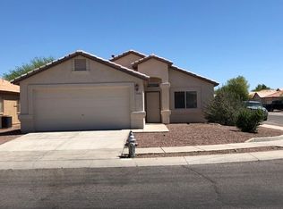 2233 W Silverbell Tree Dr, Tucson, AZ 85745