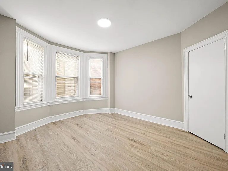 5011 Larchwood Ave — Photo 12