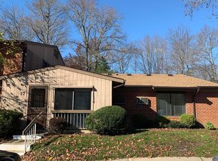 17 Manchester Ct, Red Bank, NJ 07701