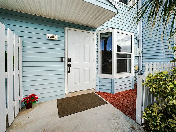 5th image of 2555 NE 15th Street