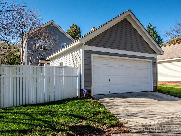 8147 Townley Rd — Photo 20