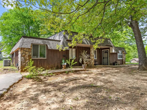 5217 Hickory Woods Ln, Hixson, TN 37343