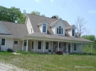 60105 Frost Rd, Lenox, MI 48048
