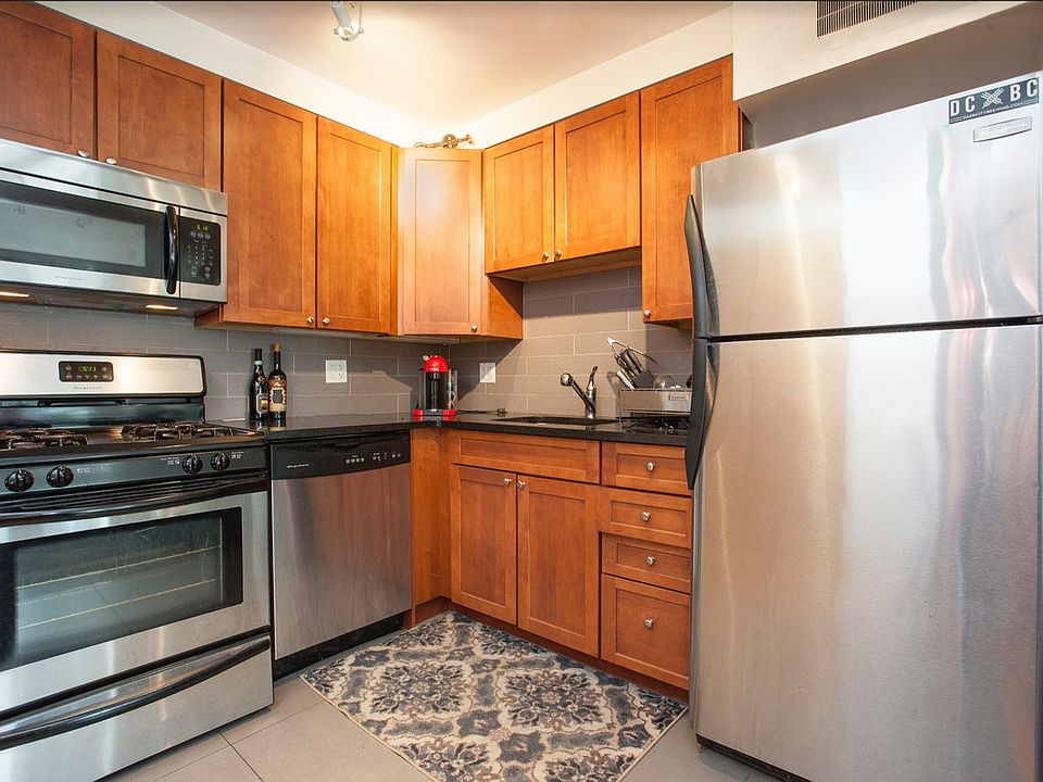 1st image of 196 Stanton St APT 3G