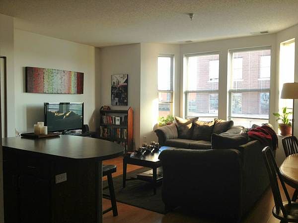 1st image of 720 W Lake St APT 307
