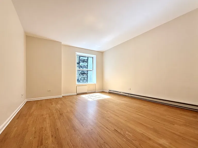 46 W 73rd St #4E — Photo 2