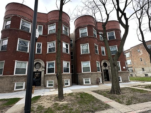 3rd image of 5237 S Indiana Ave Unit 1