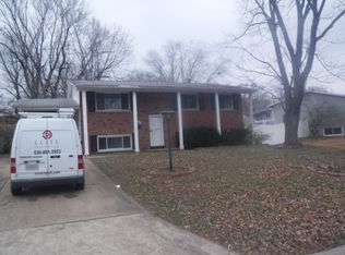 1561 Ville Angela Ln, Hazelwood, MO