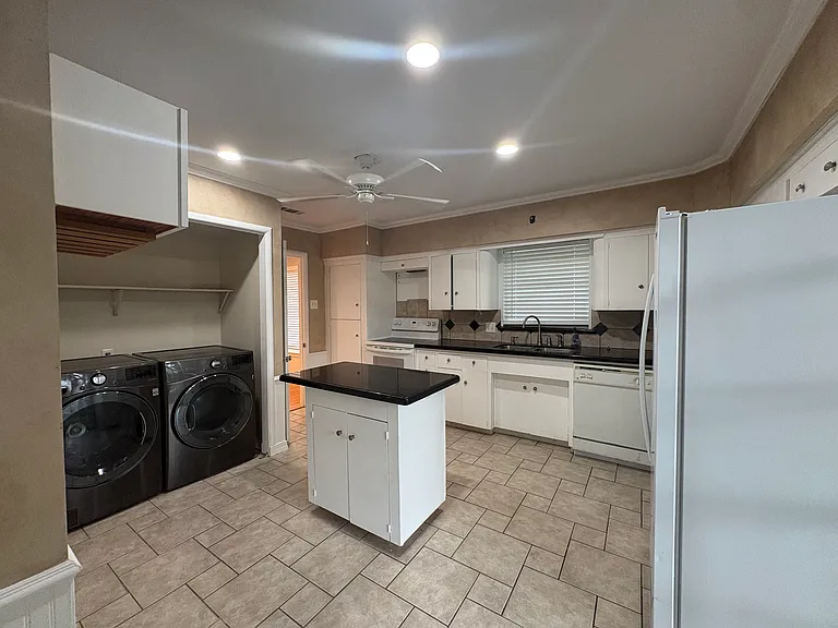 7525 Wentwood Dr — Photo 8