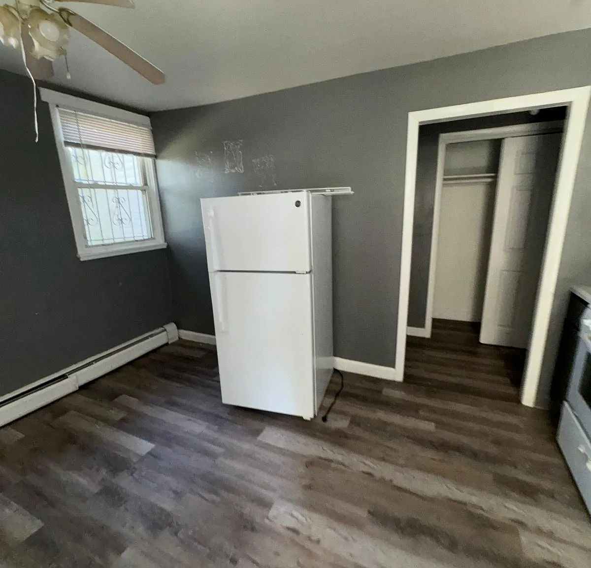 3 bed, $2,000 — Photo 2