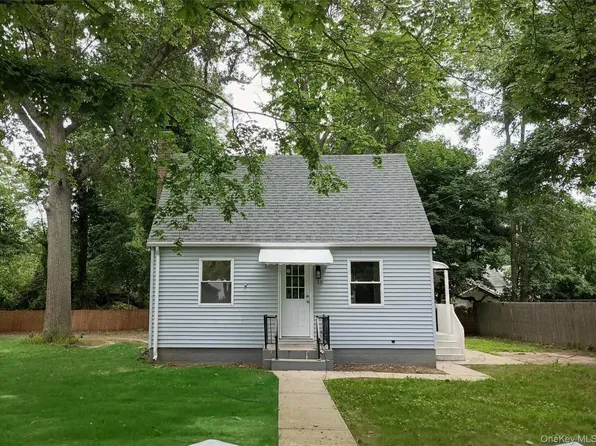 16 Neighborhood Road, Mastic Beach, NY 11951
