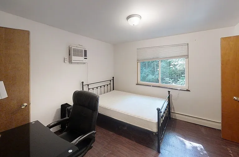 1546 Jones Dr #1546-2 — Photo 2