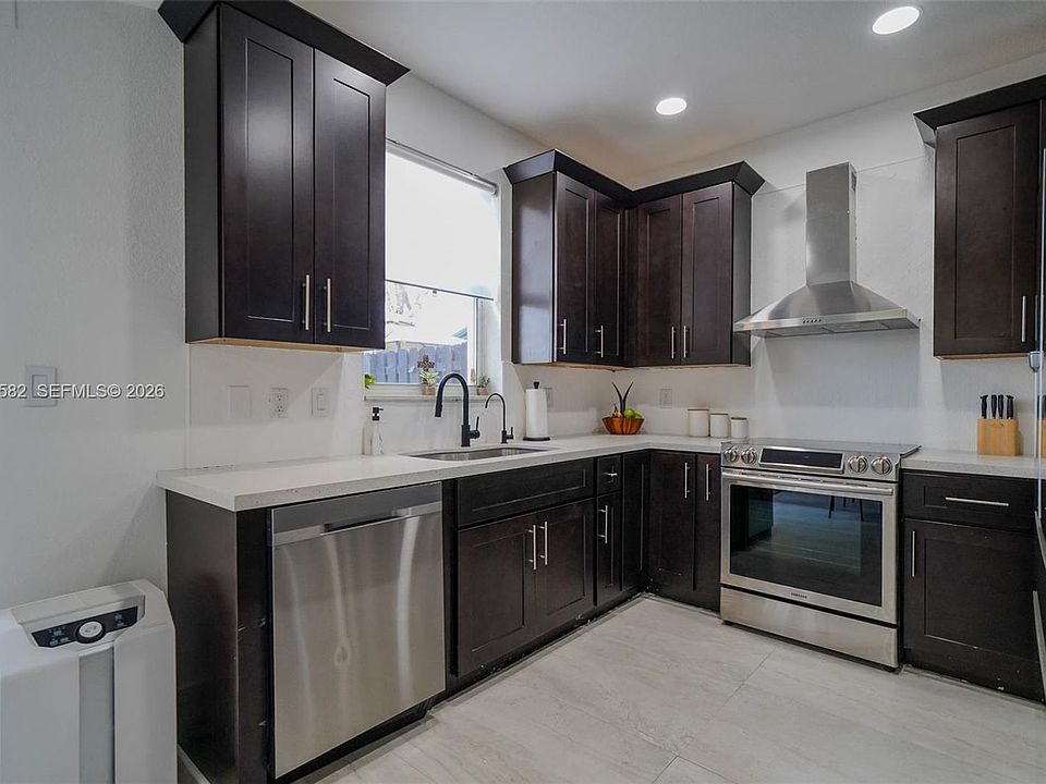 1st image of 12542 SW 126th Ave #12542