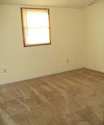 4th image of 419 West Ave