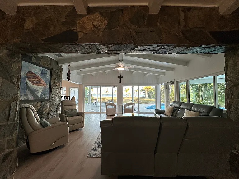 2650 Philippe Pkwy — Photo 36