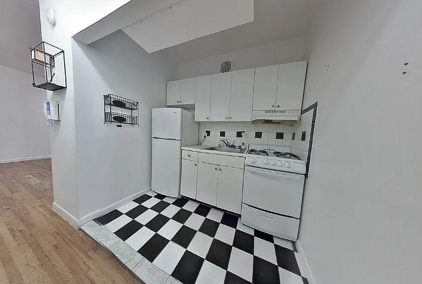 1st image of 517 E 75th St APT 1E
