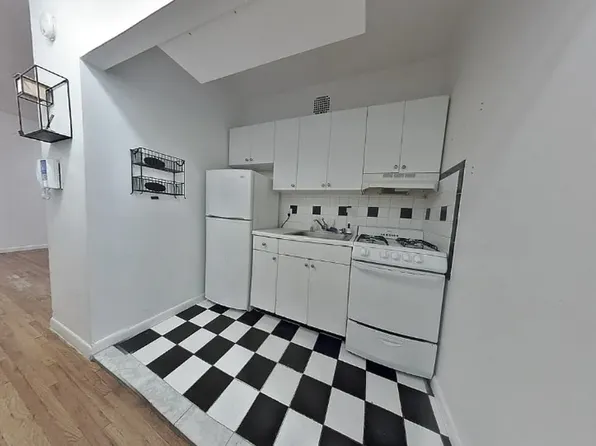 517 East 75th Street image 1 of 6